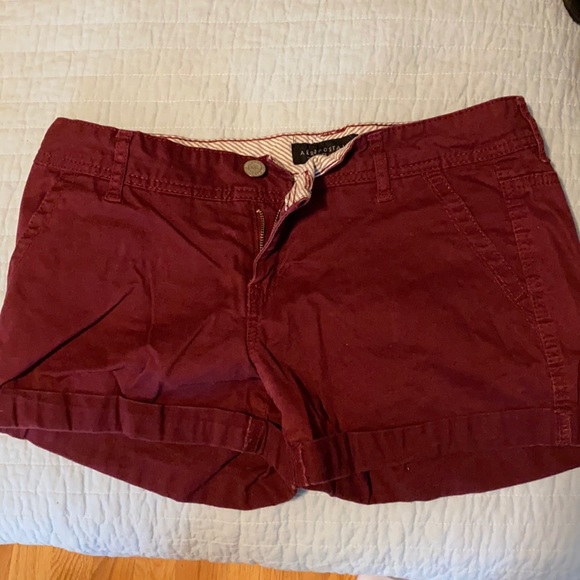 Size 8 Maroon Aeropostale Jean Shorts - Picture 1 of 3